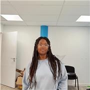 Étudiante passionnée pour un soutien aux élèves de primaire